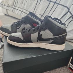 Jordan 1 Mid 7Y