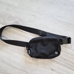 Lululemon Everywhere Belt Bag 1L Black