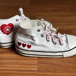 Converse Valentine High-Tops – Toddler Size 10