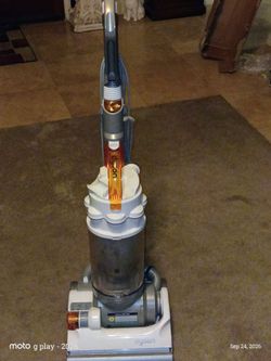 Dyson DC15 "The Ball" Upright Vacuum Cleaner