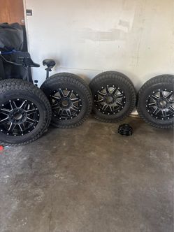 Fuel wheels 17” 5 lug universal