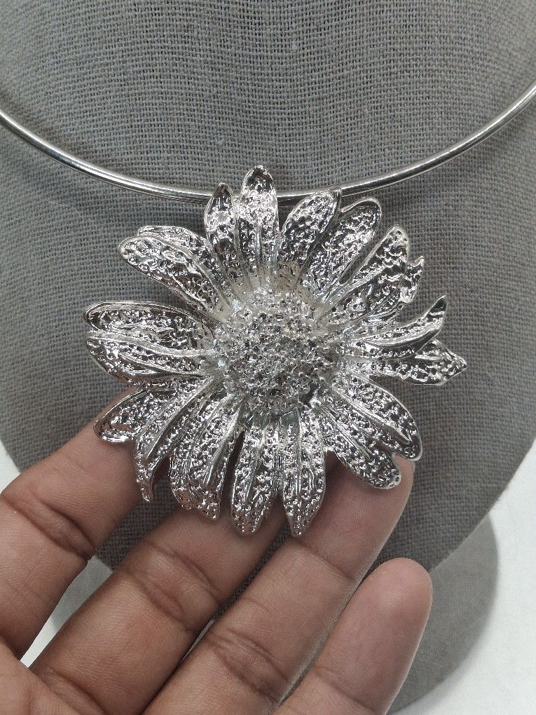 Sunflower Pendant Choker Necklace Set