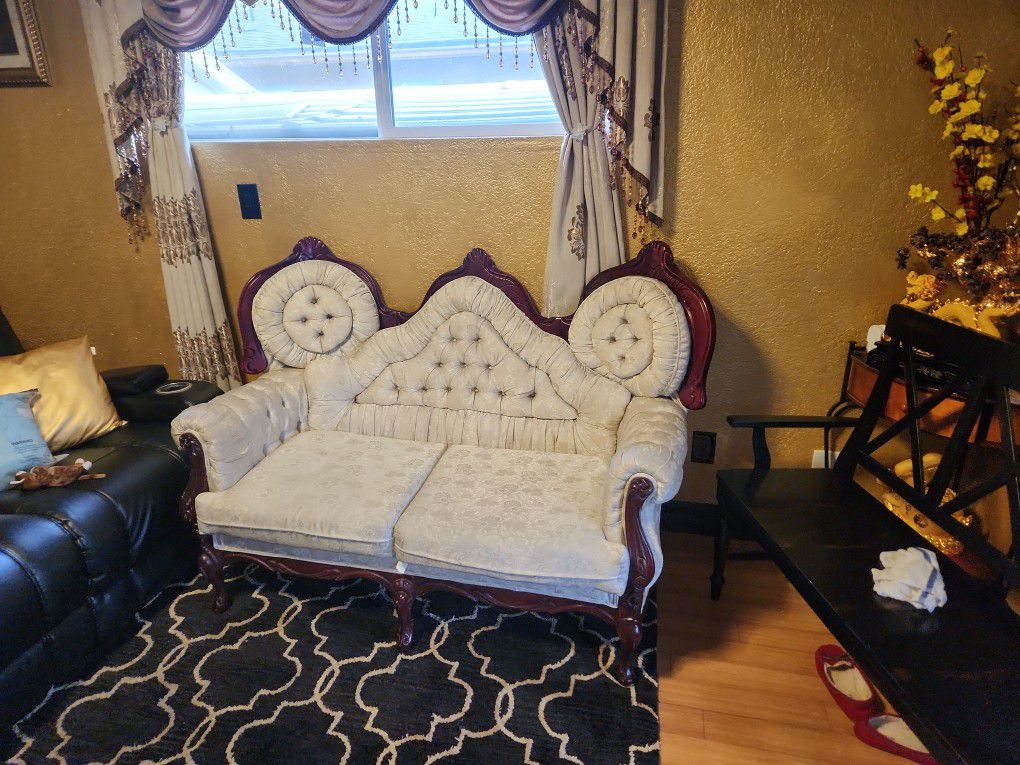 Antic Couch Set