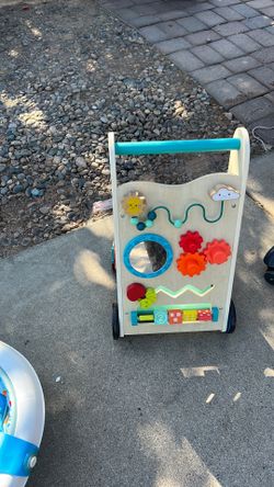 Baby toy walker
