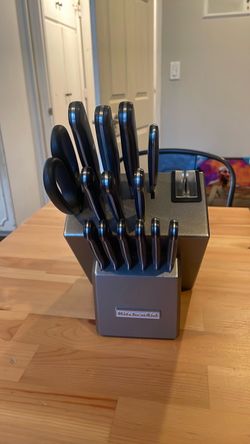 KitchenAid Knife Block Set 14 pieces great condition used