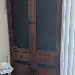 Nice Hardwood Curio Cabinet