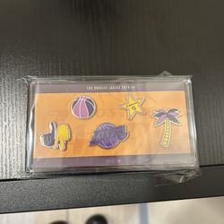 Lakers Pin