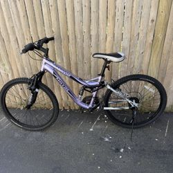 Mongoose Maxim 24 Inch Mountain Bike