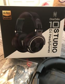 Over The Ears Wired Headphones 