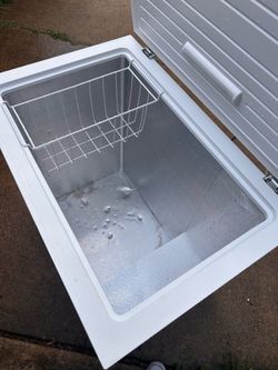 Deep freezer