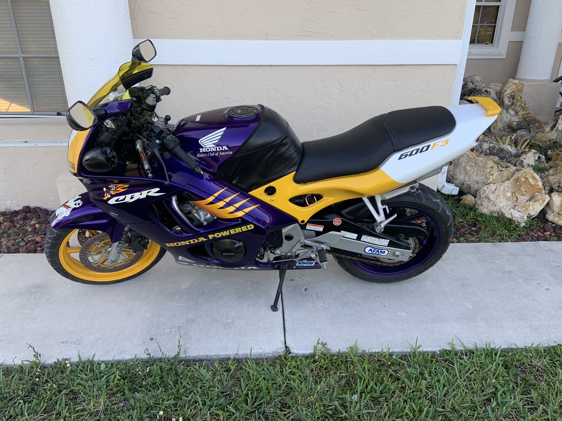 1998 Honda CBR600F3 “SMOKEY JOES”