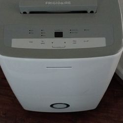 Dehumidifier ( Frigidaire)