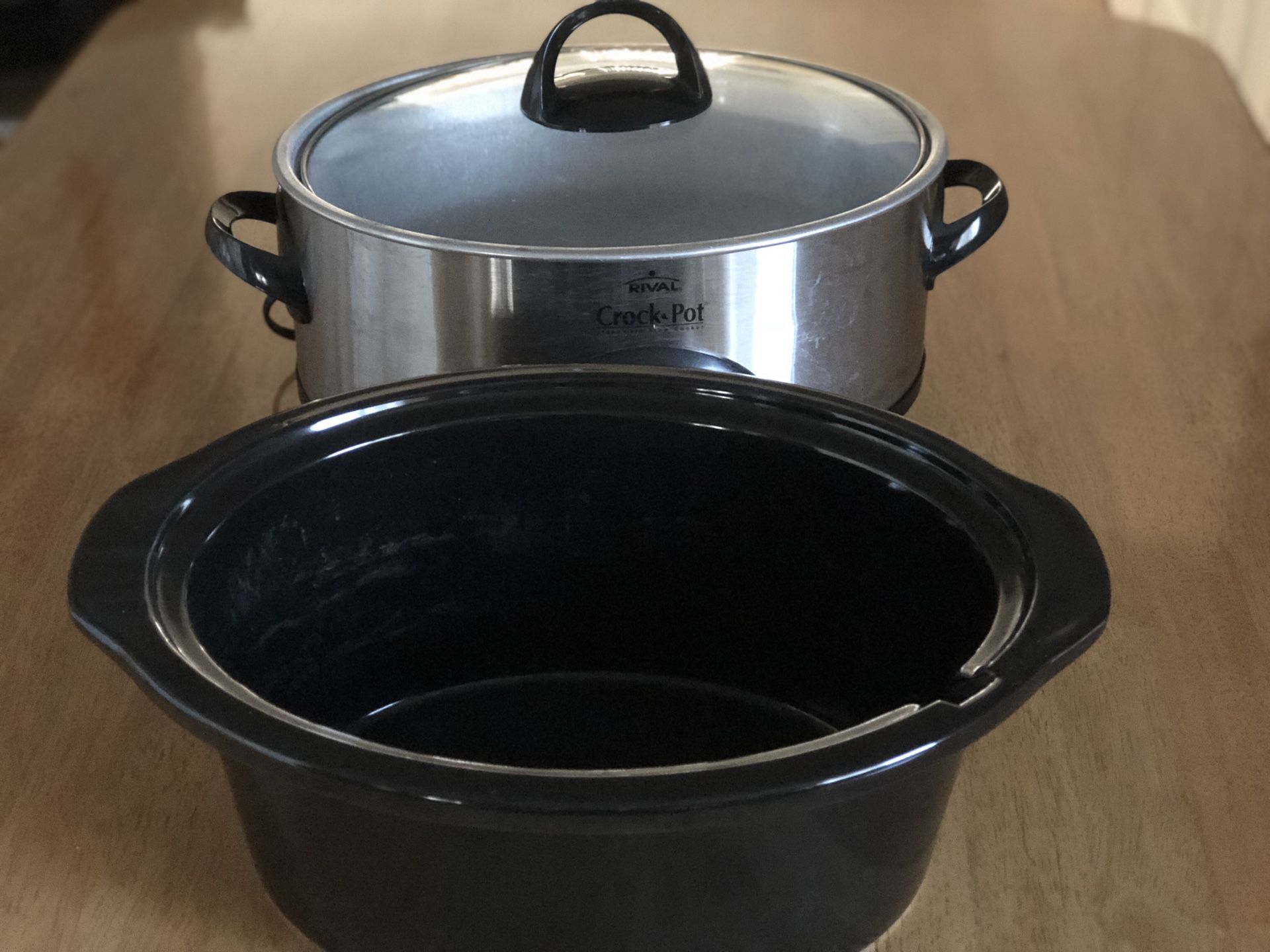 Rival Crock Pot Stoneware Slow Cooker SCVP609 for Sale in Galveston, TX -  OfferUp
