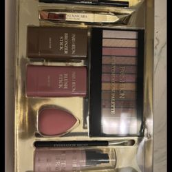 Paris Hilton makeup Palette 