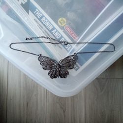 Metal Butterfly Necklace 