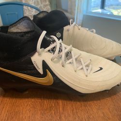 Nike Soccer Cleats - Phantom Luna 