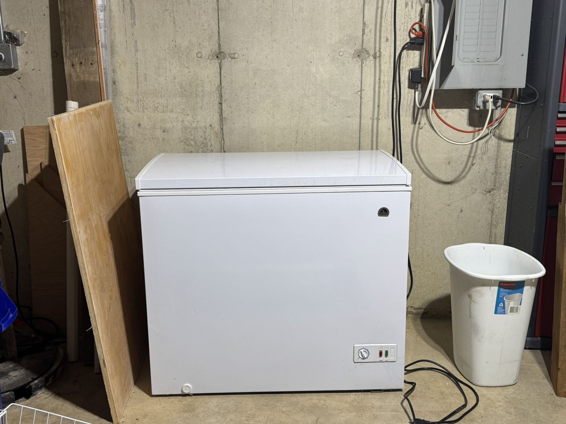 Igloo Chest Freezer
