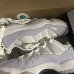Jordan 11 Pure Violet 