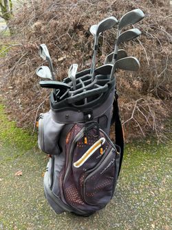 Golf Clubs (Maxfli Bag)