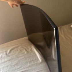 Curved Samsung Screen