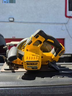 Dewalt saw
