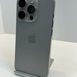 Apple iPhone 15 PRO 256gb. ( Fully Unlocked )