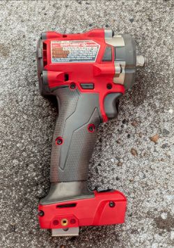 Milwaukee
M18 FUEL  1/2 in. Compact Impact Wrench                                  🔖Firm Price 🔋 battery available for extra