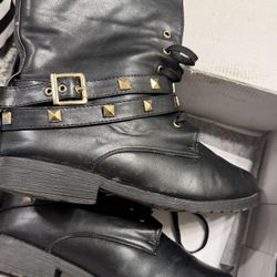 Used Black Foldable Boots