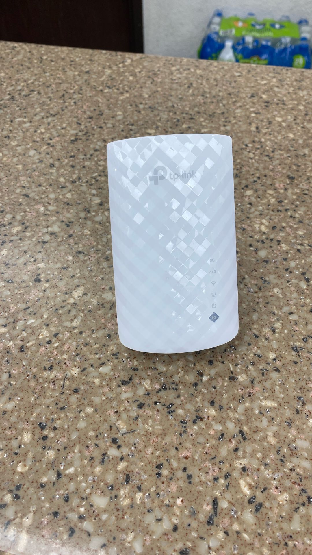 TP-LINK RE220 Easy to setup WiFi Range Extender