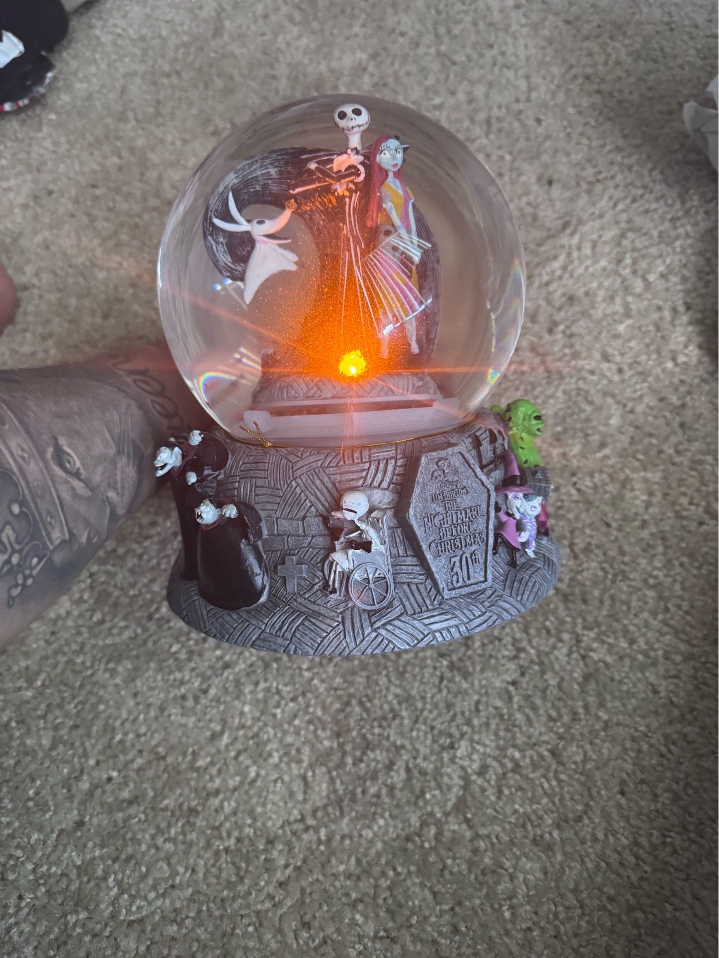 XL LIMITED EDITION 30th ANNIVERSARY NIGHTMARE BEFORE CHRISTMAS WATER GLOBE
