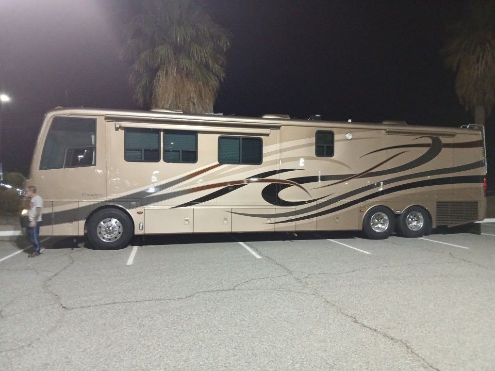 2005 Newmar Essex