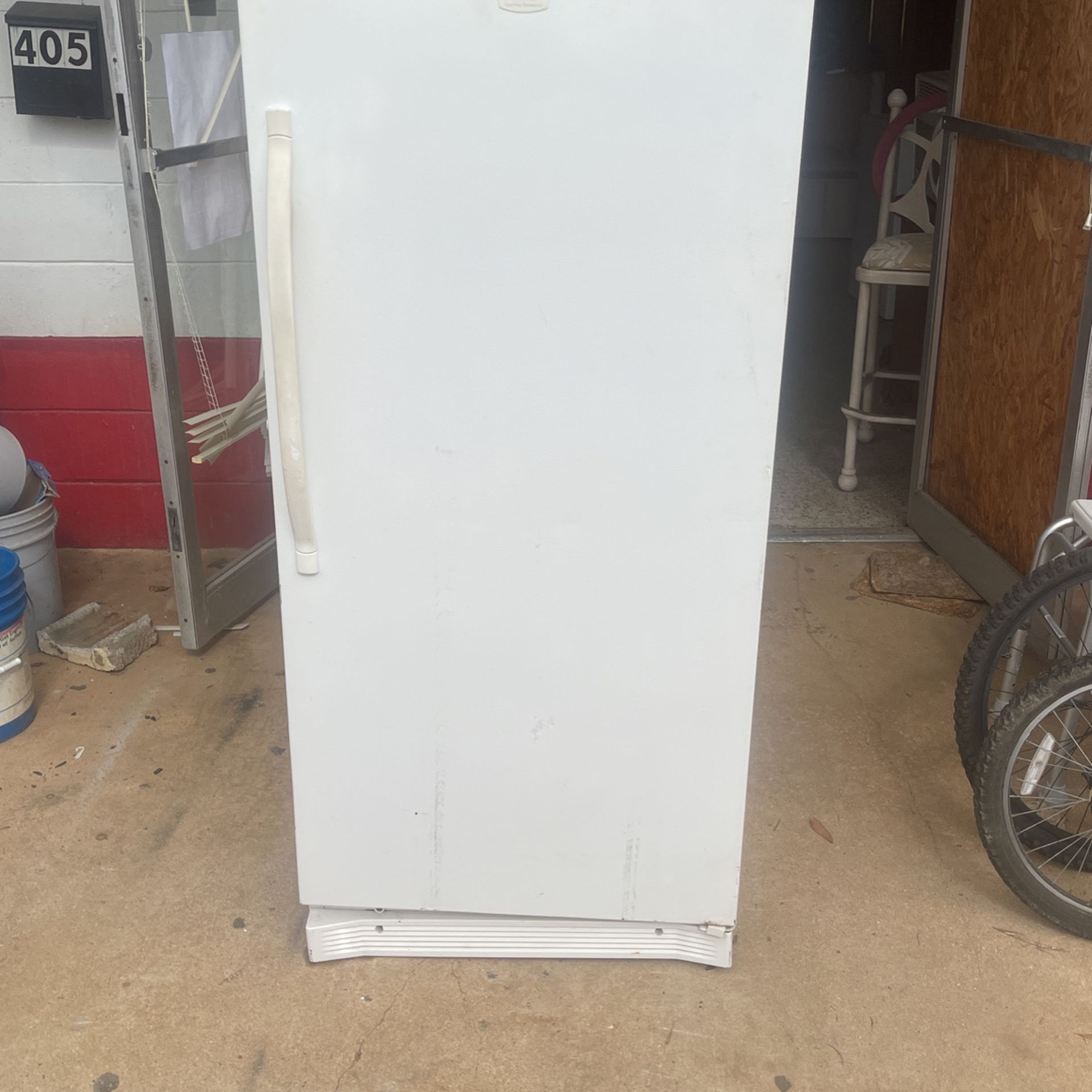 Kenmore Frost free Refrigerator 