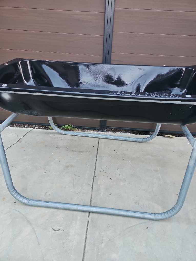 Horse BEHLEN FEEDER OR USE AS ANYTHING  175 