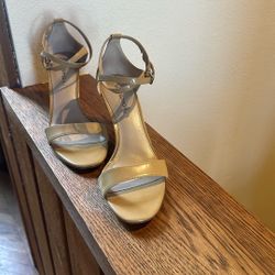 Women’s Via Spiga Tan Heels Sized 10 M - Barely Used!