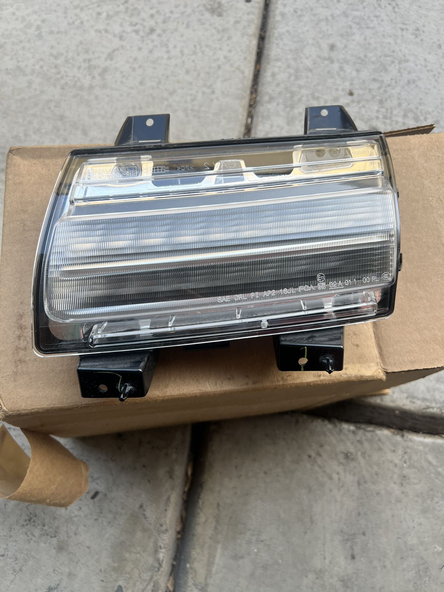 2018 2019 2020 2021 2022 Jeep Wrangler Fog Light Left Driver OEM Turn Signal Lamp