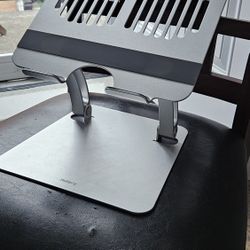 Adjustable Laptop Stand