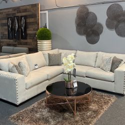 Sectional 🛋 Living Room 