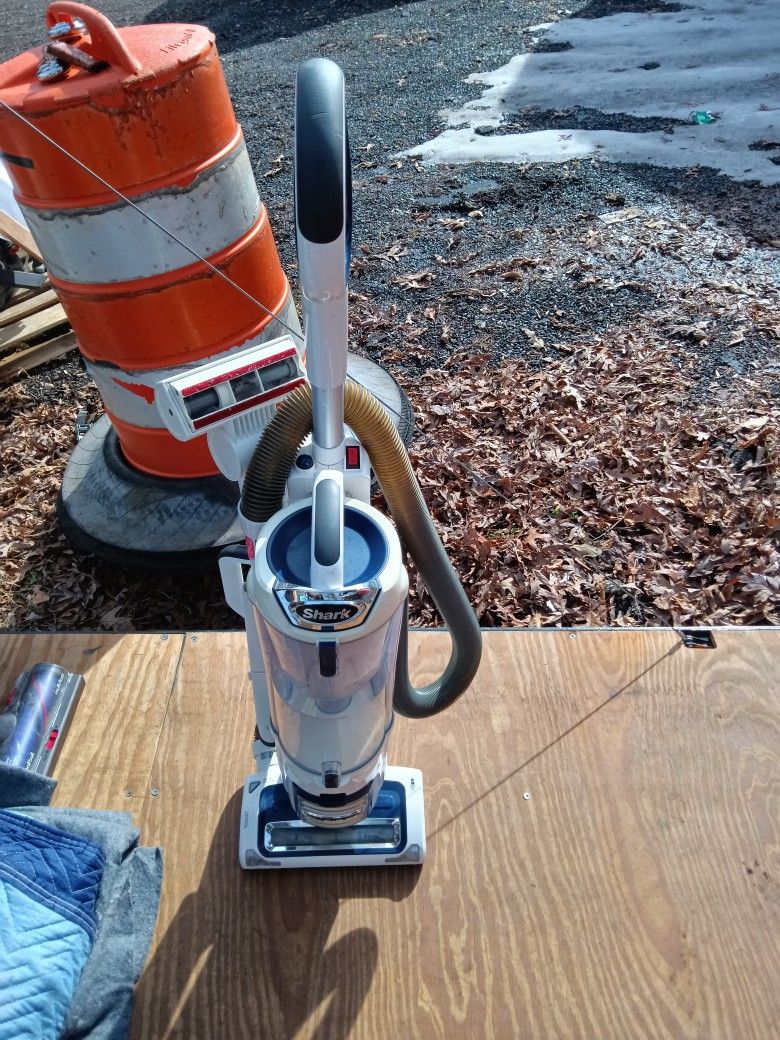 Shock Vacuum Cleaner