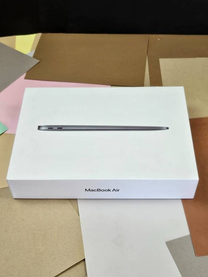 Just the Box – Apple MacBook Air (13", M1, 512GB SSD) – Model A2337