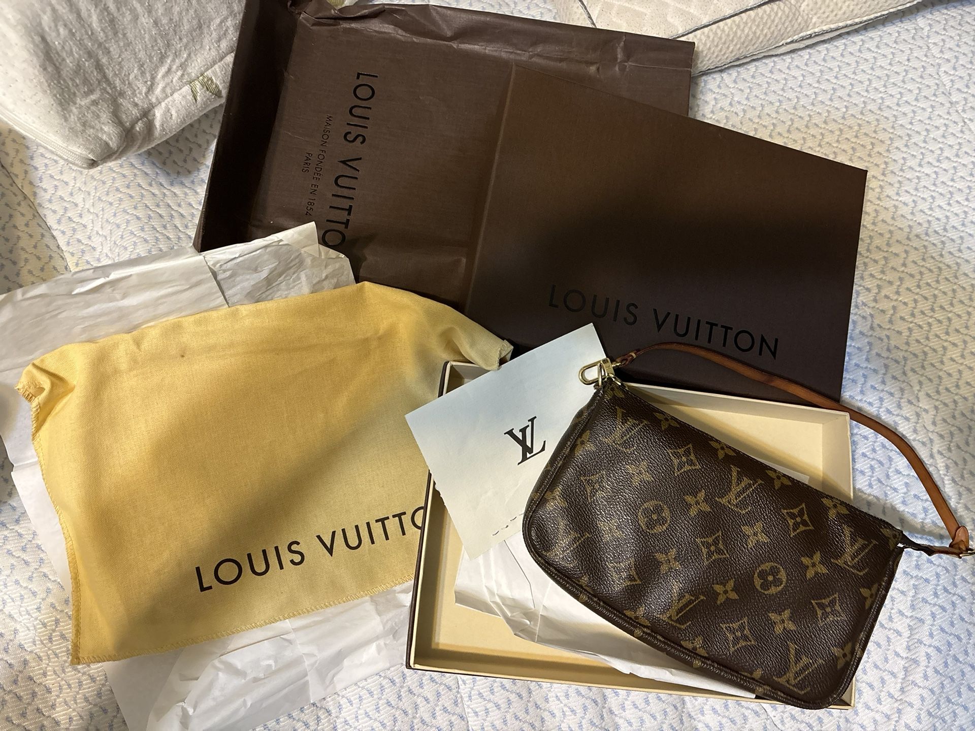 Louis Vuitton Pochette