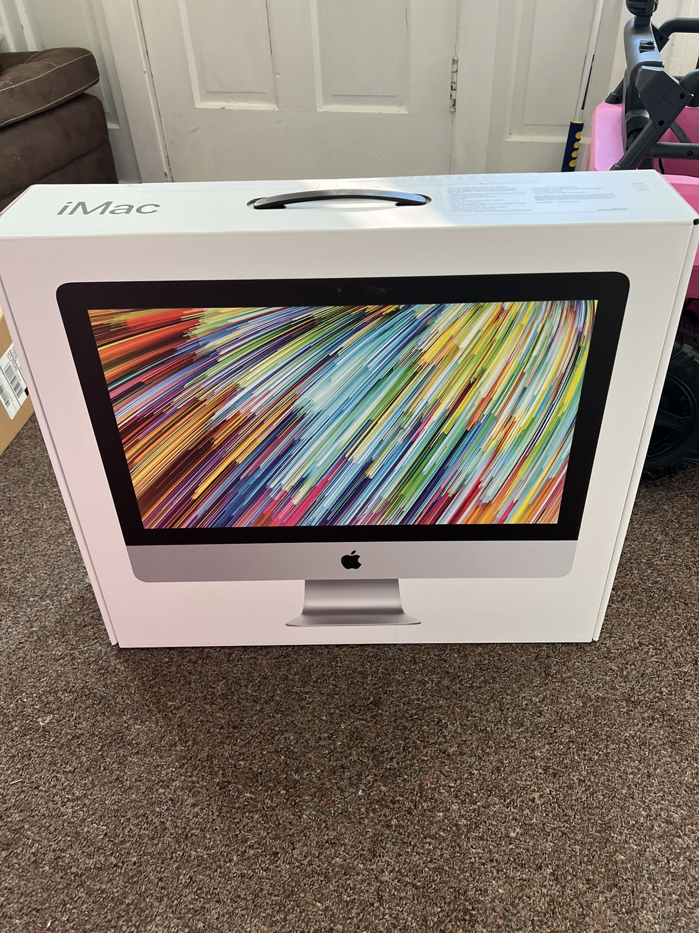 Apple - 21.5" iMac® with Retina 4K display - Intel Core i5 (3.0GHz) - 8GB Memory - 256GB SSD