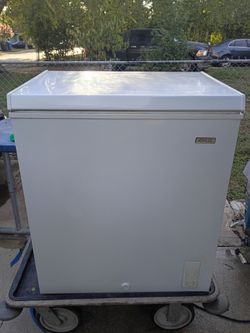 Idylis Chest Freezer White