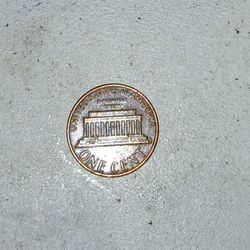 1982 Small Date Lincoln Penny 