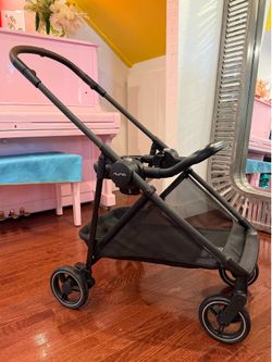 NUNA Carbon Flex Stroller Frame & Pipa™ Triv LX Swiv