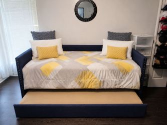 Full size daybed