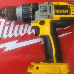 Dealt Dcd950 Cordless Drill