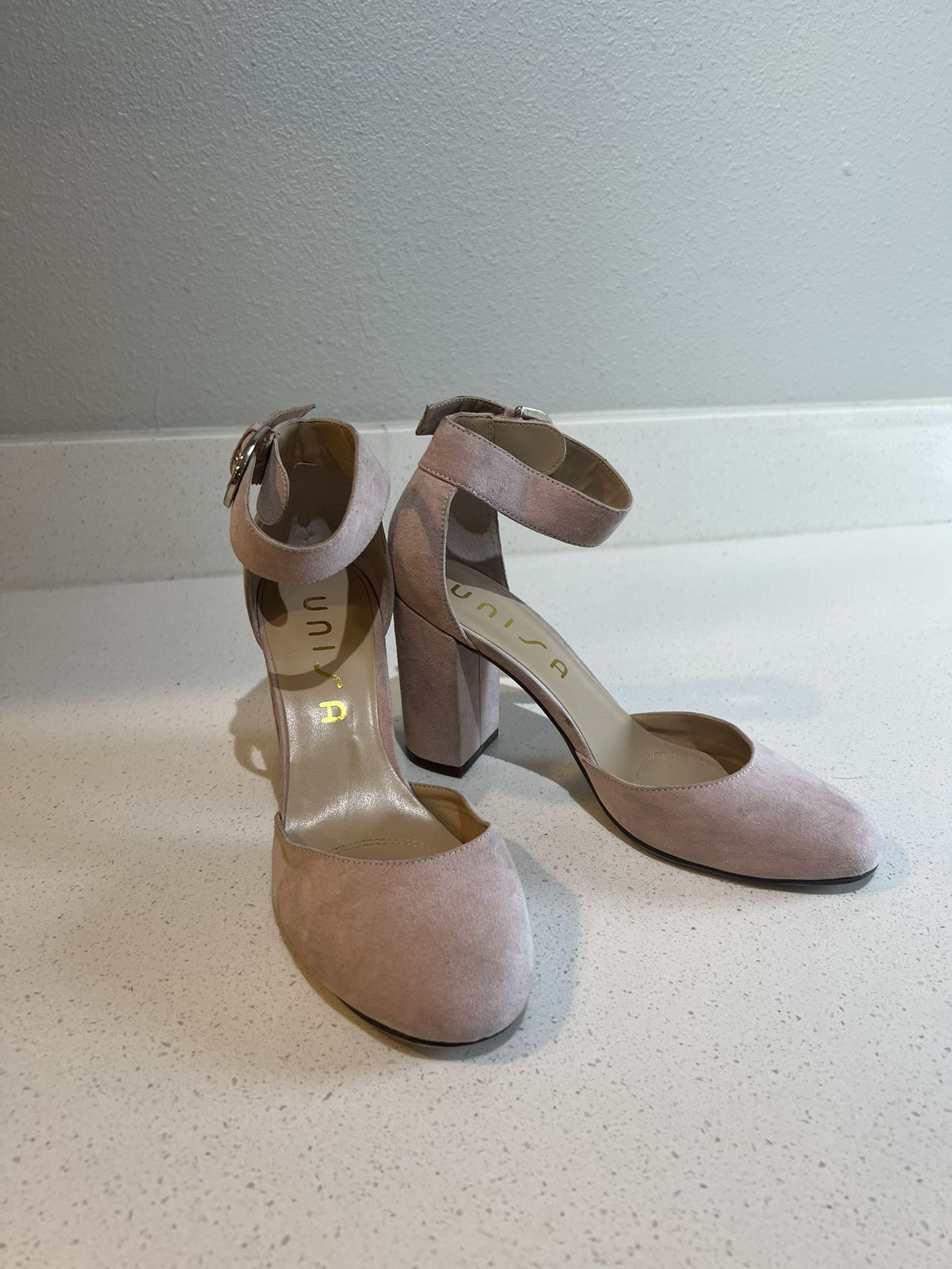 Women’s Size 7.5 UNISA Strapped Heels 