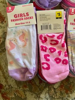 Girls five packs of socks. Size 11–3.