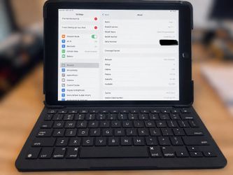 iPad - 7th Generation - 32 GB - WiFi + Cellular