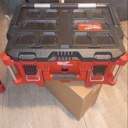 Milwaukee packout tool storage box large with handle
